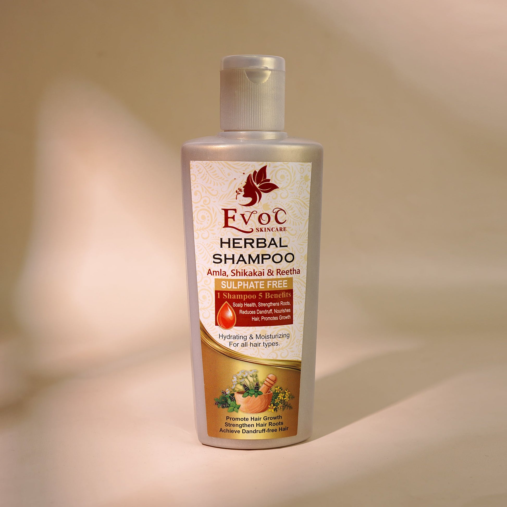 Sulfate-free herbal shampoo in Pakistan by EvoC Skincare